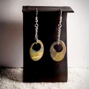PAIR OF EARRINGS